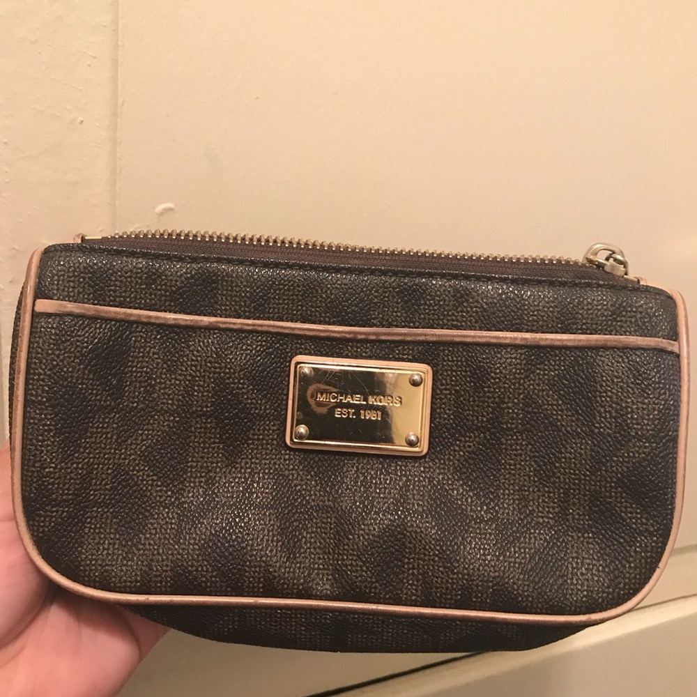 Micheal kors makeup bag